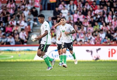 El remate de cabeza del canterano racinguista fue impecable. Salió del banquillo y demostró que es decisivo, independientemente de los minutos que disponga. Siempre cumple.