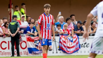 Jano Monserrate se dispone a lanzar a balón parado en el Burgo de Osma.