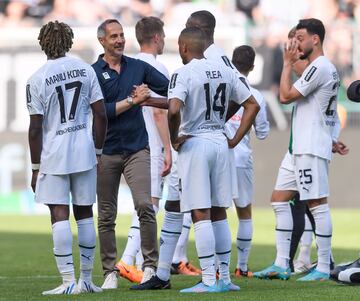La marcha de Adi Hutter de los banquillos del Eintracht Fr¨¢ncfort al Borussia de M?nchengladbach, dej¨® en el club alem¨¢n 7,5M€