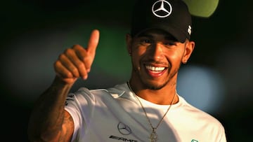 Hamilton earns 80th F1 pole as Vettel struggles at Suzuka