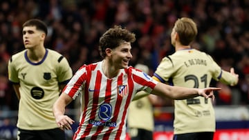 Julián Álvarez celebra un gol.