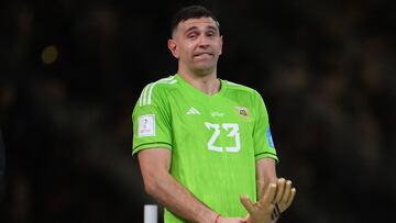 After being given the Golden Glove as the best goalkeeper at the 2022 World Cup, Argentina’s Emiliano Martínez came up with a controversial celebration.