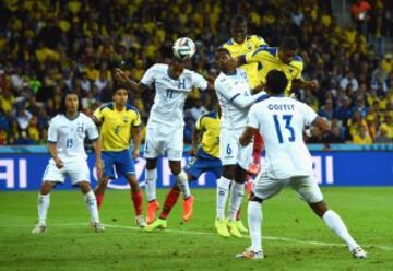 Enner Valencia también marcó el segundo gol de su equipo. 1-2.