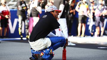 SOCHI, RUSSIA - SEPTEMBER 27: Carlos Sainz of Spain and McLaren F1 prepares to drive on the grid prior to the F1 Grand Prix of Russia at Sochi Autodrom on September 27, 2020 in Sochi, Russia. (Photo by Bryn Lennon/Getty Images)