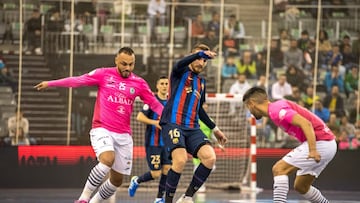 Matheus Prea, Sergio González y Lemine durante uno de los enfrentamientos en esta temporada.