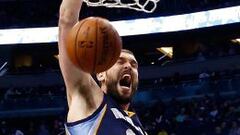 Marc Gasol machaca el aro de los Magic.