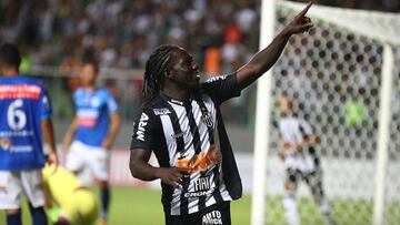 Yimmi Char&aacute; celebrando su gol con Atl&eacute;tico Mineiro ante URT por el torneo estadual en Brasil.