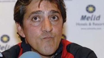 <B>CONFIADO.</b> El entrenador del Atlético de Madrid espera que su equipo consiga puntuar en La Romareda.