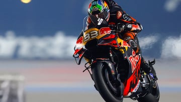 Brad Binder con la KTM durante el GP de Qatar de MotoGP.