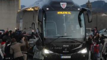 <b>SALIDA DESDE LEZAMA. </b>Los rojiblancos salieron por la tarde rumbo a Pamplona.