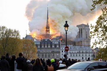 Devastador incendio de la catedral de Notre Dame, uno de los monumentos más emblemáticos de París.