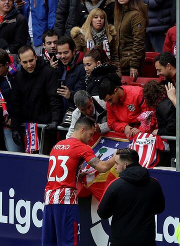 Multitudinaria presentación de Diego Costa y Vitolo