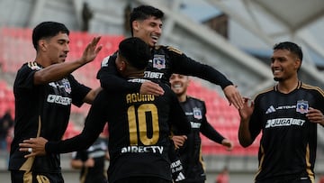 Futbol, Union San Felipe vs Colo Colo.
Fecha 4, fase de grupos, Copa Chile 2026.
El jugador de Colo Colo Alexander Oroz, centro, celebra con sus companeros tras marcar un gol contra Union San Felipe durante un partido de la Copa Chile disputado en el estadio Nicolas Chahuan de La Calera, Chile.
23/03/2025
Andres Pina/Photosport
Football, Union San Felipe vs Colo Colo.
4th turn, Group phase, 2025 Copa Chile Championship.
Colo Colo’s player Alexander Oroz, center, celebrates with teammates after scoring against Union San Felipe during a 2025 Copa Chile Championship match at the Nicolas Chahuan stadium in La Calera, Chile.
23/03/2025
Andres Pina/Photosport