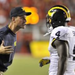 La NCAA ha comenzado y Harbaugh empieza perdiendo