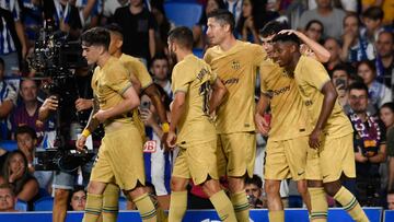 Los jugadores del Barcelona celebran uno de sus cuatro goles ante la Real Sociedad.