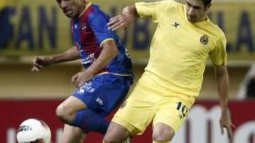 <b>ONCES DE GALA. </b>Levante y Villarreal, en el partido de ida, ya salieron ambos con sus mejores onces.