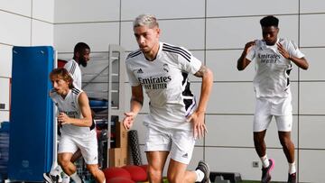 Valverde entrenando con sus compañeros en pretemporada.