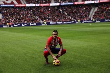 Vitolo unveiled: "I've come to Atlético to win trophies"