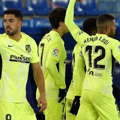 Suárez da otra lección de 9 y lidera al Atlético