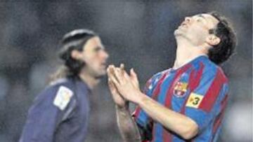 <b>SACRIFICADO. </b>Andrés Iniesta, en acción ante el Atlético.