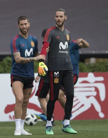 Sergio Ramos y David De Gea.