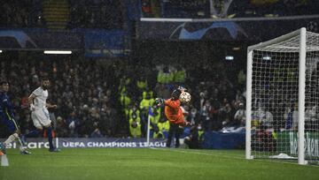 0-2. Karim Benzema marca el segundo gol.