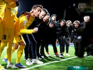 Patrick Berg, durante una charla de equipo.