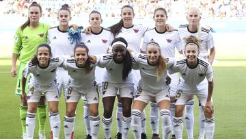 Jugadoras del Tacon durante el Bar&ccedil;a-Tacon de la Primera Iberdrola. 