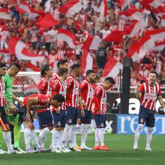 Sonido local del Akron no respeta el minuto de silencio para la ‘Tota’ Carbajal