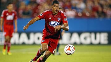 Con 22 años disputó 26 partidos en su primer temporada en la MLS. El delantero de FC Dallas anotó 7 tantos y puso 3 asistencias. 