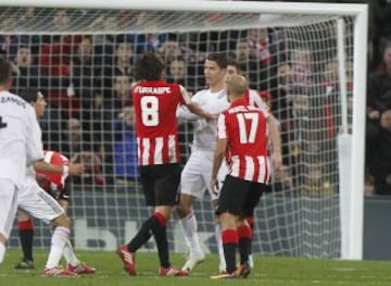 Cristiano Ronaldo vió la tarjeta roja en el Athletic de Bilbao-Real Madrid por un manotazo a Carlos Gurpegi. (02/02/14)  
