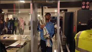 Lazio regresa con la copa y no se salva del detector de metal