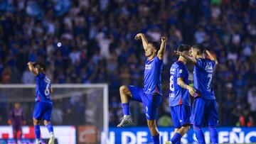 Ángel Sepúlveda y compañeros festejan su gol en contra de Monterrey en la vuelta de las Semifinales.
