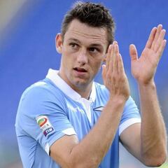 El Atlético habría presentado una oferta a la Lazio por De Vrij