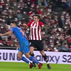 La polémica jugada del 90' que va a traer cola e indigna al Valencia