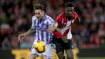 Williams intenta marcharse de Calero en el Athletic-Valladolid de la pasada jornada.