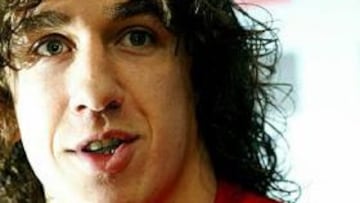 <B>RABIA.</B> El capitán del Barcelona reconoce que sintió rabia e impotencia después de ver el recibimiento que la afición hizo al equipo en el aeropuerto.