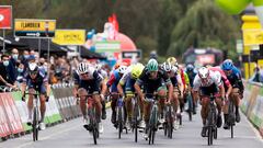 Jasper Philipsen se impone a Mads Pedersen y Pascal Ackermann en la primera etapa del BinckBank Tour 2020 con final en Ardooie.