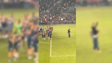 La emotiva despedida se dio en el Parque de los Príncipes al finalizar el partido ante Angers.