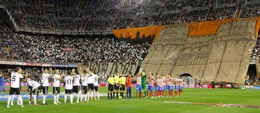 Los tifos de Mestalla. El color de la grada en las grandes noches europeas, ligueras y coperas.
