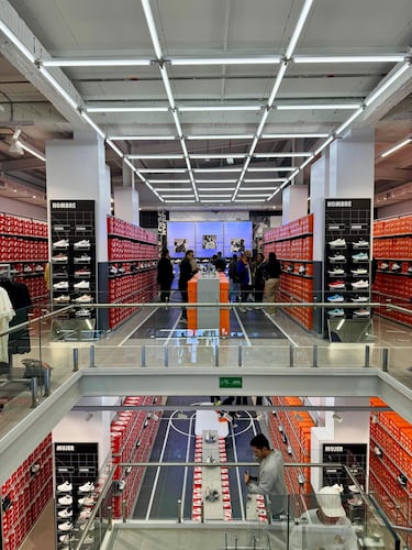 Así es la nueva megatienda de Nike en Bogotá: más de 1.000 m² de moda y deporte
