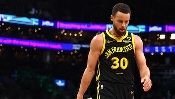 BOSTON, MASSACHUSETTS - MARCH 03: Stephen Curry #30 of the Golden State Warriors walks to the locker room at half time during the game against the Boston Celtics at TD Garden on March 03, 2024 in Boston, Massachusetts. NOTE TO USER: User expressly acknowledges and agrees that, by downloading and or using this photograph, user is consenting to the terms and conditions of the Getty Images License Agreement.   Maddie Meyer/Getty Images/AFP (Photo by Maddie Meyer / GETTY IMAGES NORTH AMERICA / Getty Images via AFP)