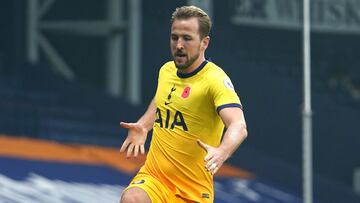 WEST BROMWICH, ENGLAND - NOVEMBER 08: Harry Kane of Tottenham Hotspur celebrates after scoring his sides first goal during the Premier League match between West Bromwich Albion and Tottenham Hotspur at The Hawthorns on November 08, 2020 in West Bromwich,