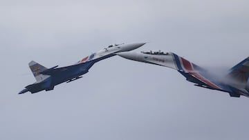 FILE PHOTO: Sukhoi Su-27 Flanker fighters of the Russkiye Vityazi (Russian Knights) aerobatic display team perform during a demonstration flight at the opening ceremony of the International Army Games in Alabino, outside Moscow, Russia, August 1, 2015. REUTERS/Maxim Shemetov/File Photo