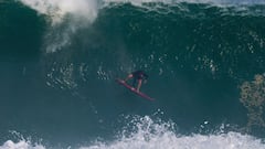 Nathan Florence volando con su tabla de surf en la ola de Puerto Escondido, Zicatela (M&eacute;xico), el 17 de mayo del 2023. 