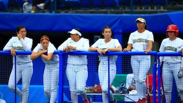 Esmeralda Falcón contó su sentir al ver los uniformes del equipo de sóftbol en la basura