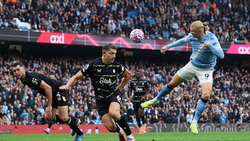 Erling Haaland was at the double for Manchester City as they beat Everton in the Premier League.