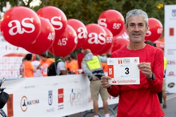 Martn Fiz, posa con su dorsal en la carrera.