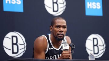 Kevin Durant, durante una rueda de prensa de la NBA como jugador de los Brooklyn Nets