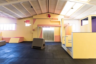 Nada más iniciar la actividad, les hicieron llegar muchas pregutnas a través de Instagram y se pusieron a contestarlas. Entre otras cosas dijeron que si todo va bien tienen en mente la expansión de La Nave Parkour Academy por el mundo, que piensan en celebrar un evento cuando pase la pandemia, que Shifer y la gente de What Parkour no estarán allí dando clases (si bien podrían estar entrenando) o que piensan en un máximo de 30 personas usando la instalación para que haya tranquilidad y todo el mundo esté a gusto. 